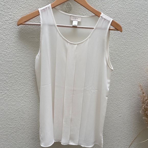 LOFT | Women's White Sleeveless Top pleated front - Picture 3 of 11